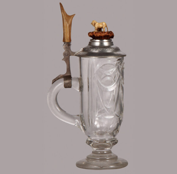 Glass stein with carved dog finial, .5L, blown, pedestal base - Image 2