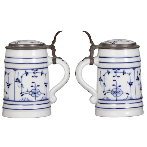 Porcelain steins (three), .5L, hand-painted, cobalt blue - Image 2