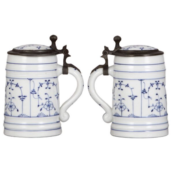 Porcelain steins (three), .5L, hand-painted, cobalt blue - Image 3