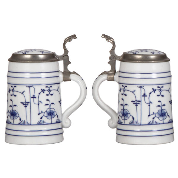 Porcelain steins (three), .5L, hand-painted, cobalt blue - Image 2