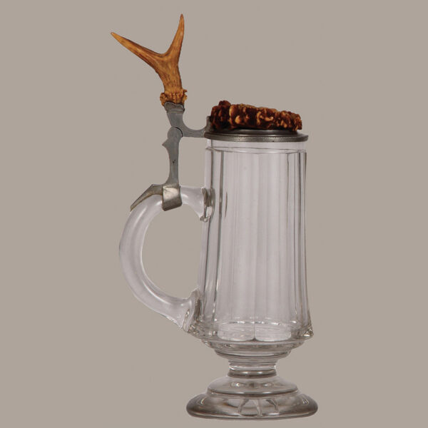 Glass stein, .5L, blown, with carved horn and horn thumblift - Image 3